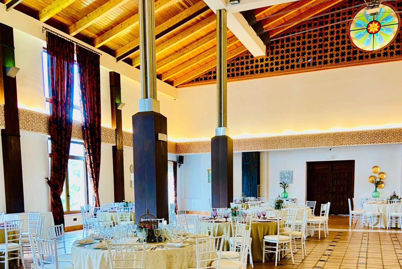 Salón de los Omeyas Alquiler de cortijo en Córdoba Cortijo para bodas en Córdoba Eventos en cortijo Córdoba Bodas en cortijo Córdoba Cortijo para eventos Córdoba Espacio para bodas Córdoba Lugar para eventos Córdoba Fincas para bodas Córdoba Alquiler de finca para eventos Bodas al aire libre Córdoba Celebraciones en cortijo Córdoba Cortijo con encanto Córdoba Bodas rústicas Córdoba Espacio para celebraciones Córdoba Alquiler de cortijo para bodas Eventos corporativos en cortijo Cortijo para fiestas Córdoba Bodas en finca Córdoba Alquiler de espacios para eventos Cortijo para eventos privados Córdoba